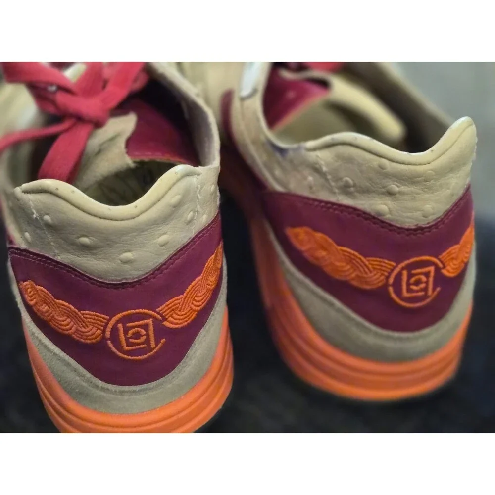 Nike product pair